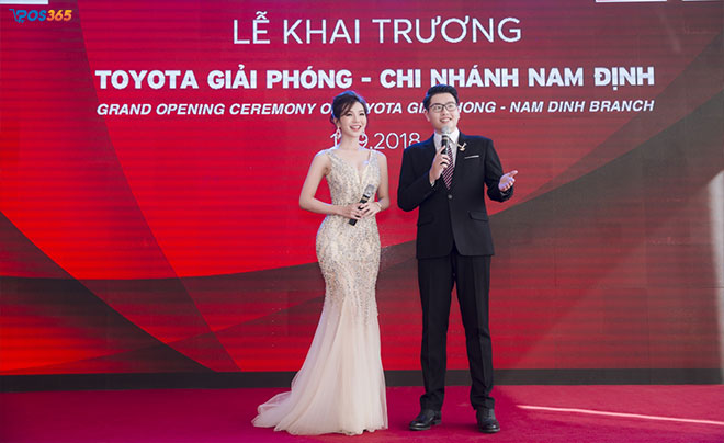 MC giới thiệu buổi lễ