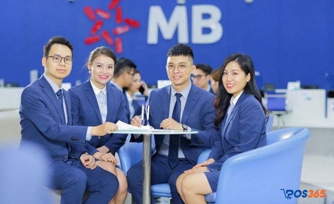 cộng t&aacute;c vi&ecirc;n ng&acirc;n h&agrave;ng