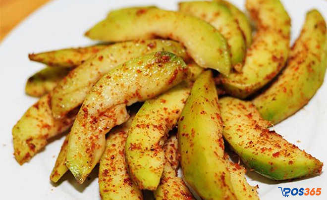Ăn vặt xoài dầm, cóc dầm chua ngọt