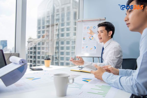 B&aacute;n h&agrave;ng trực tiếp l&agrave; h&igrave;nh thức b&aacute;n h&agrave;ng m&agrave; người b&aacute;n sẽ mang sản phẩm hoặc dịch vụ tới tay người mua m&agrave; kh&ocirc;ng phải qua c&aacute;c cửa h&agrave;ng trung gian