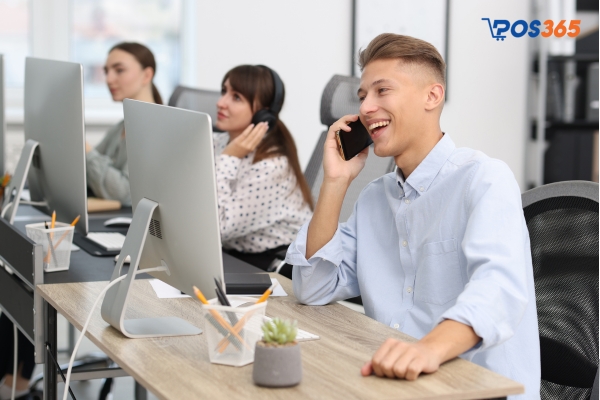 Nh&acirc;n vi&ecirc;n Telesales cầu nối trực tiếp với kh&aacute;ch h&agrave;ng