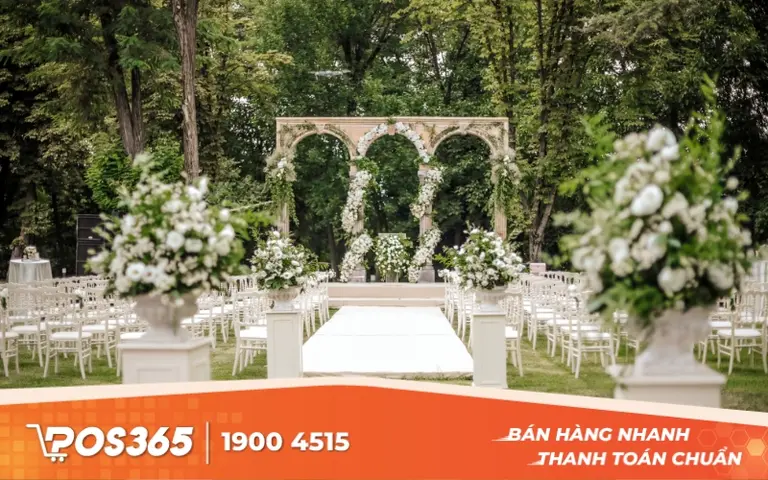 Thiết kế s&acirc;n khấu nh&agrave; h&agrave;ng tiệc cưới - hội nghị