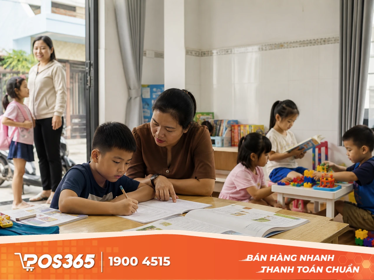 Dịch vụ trông giữ trẻ ngoài giờ hoặc dạy kèm