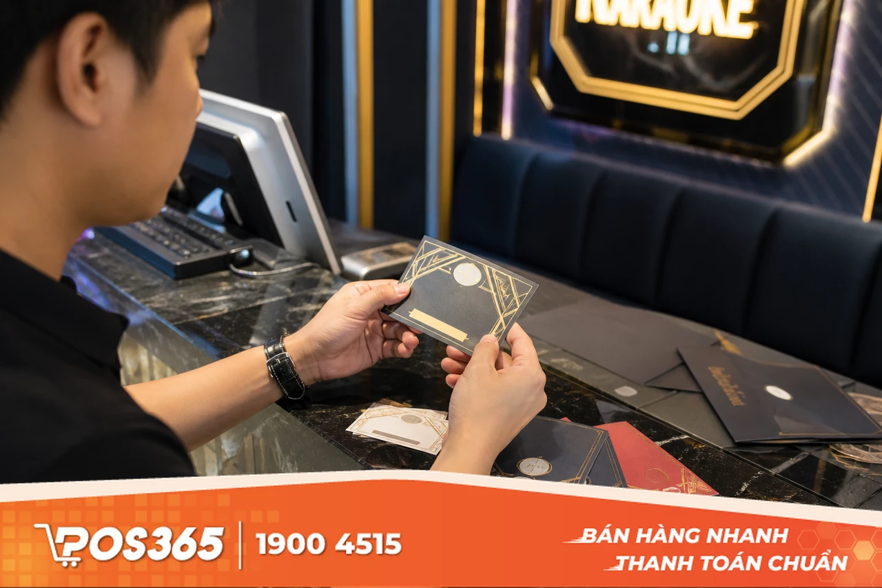 Lựa chọn k&iacute;ch thước bỏ v&iacute; tiện lợi v&agrave; chất liệu in ấn cao cấp