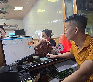 Nhà hàng cơm Cánh Đồng