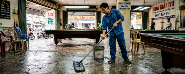 Mẹo vệ sinh sàn nhà quán bida sạch bụi lơ, chống trơn trượt