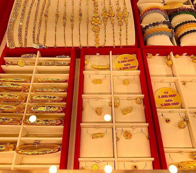 Tiệm vàng chị Hương
